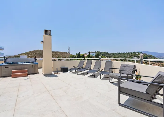 Apartment Spacious Castillo Sohail By Costarentals - Ref 12