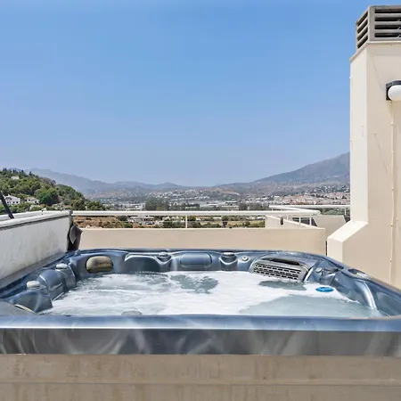Spacious Castillo Sohail Penthouse With Jacuzzi By Costarentals - Ref 12